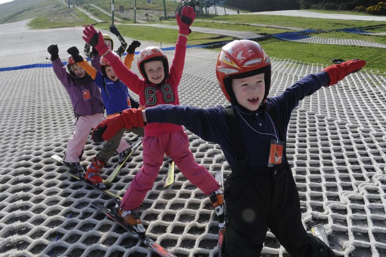 pw.hillend snow centre ad29 768x511