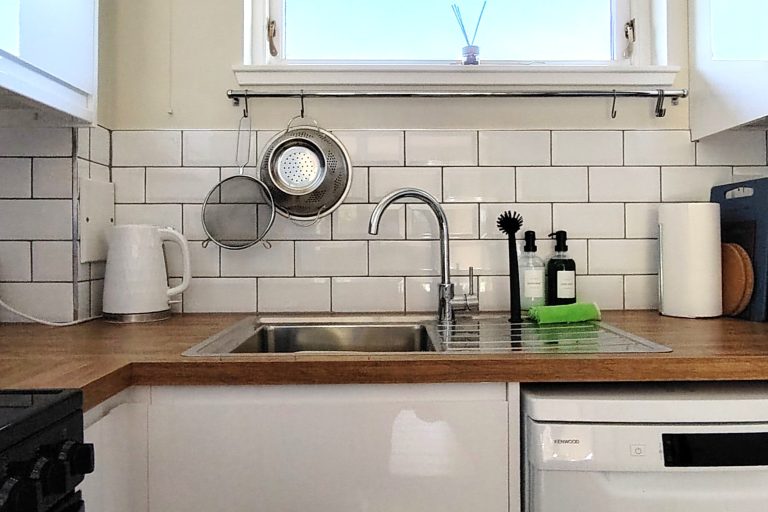 Apple kitchen 768x512