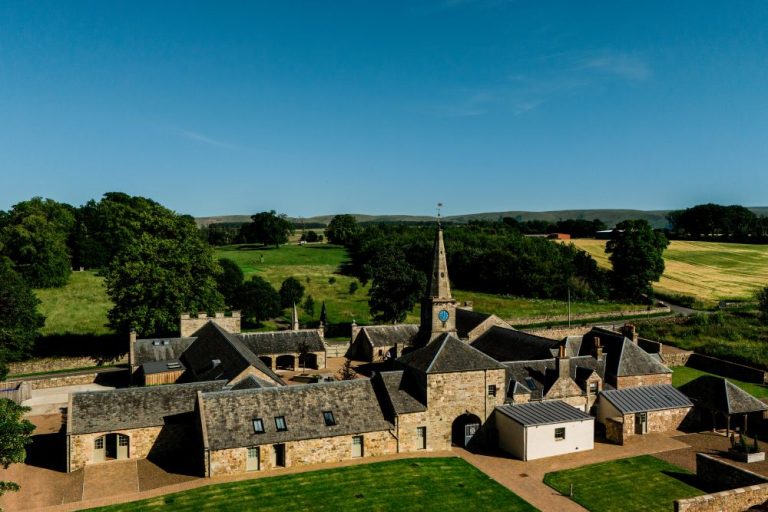 Tess Luca Pre Ceremony 1rez 768x512